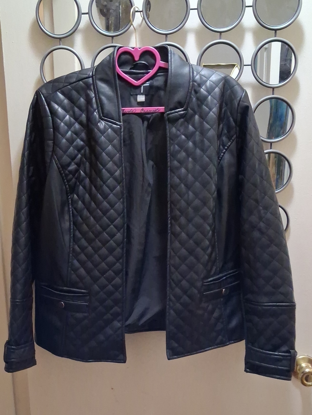 TAHARI FAUX LEATHER BLACK QUILTED Jacket